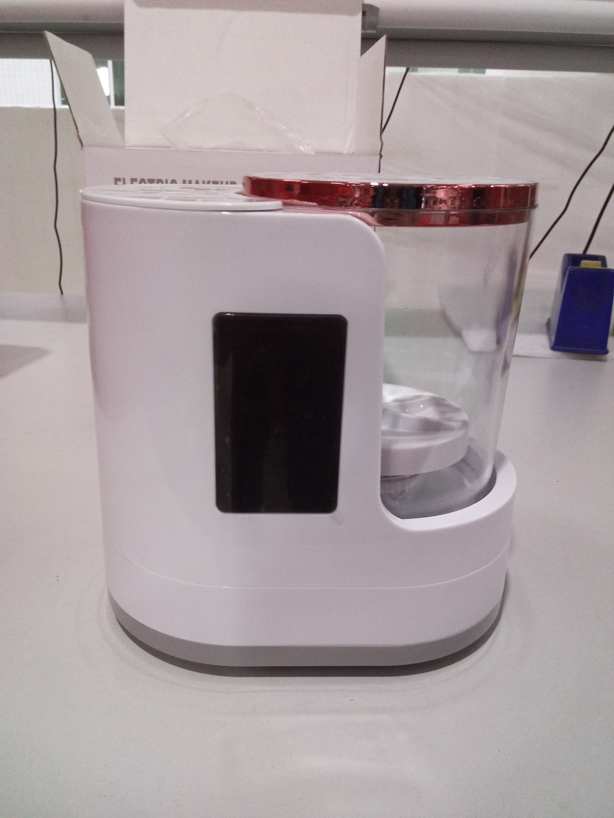 Electric Makeup Brush Cleaner & Dryer – product view 10