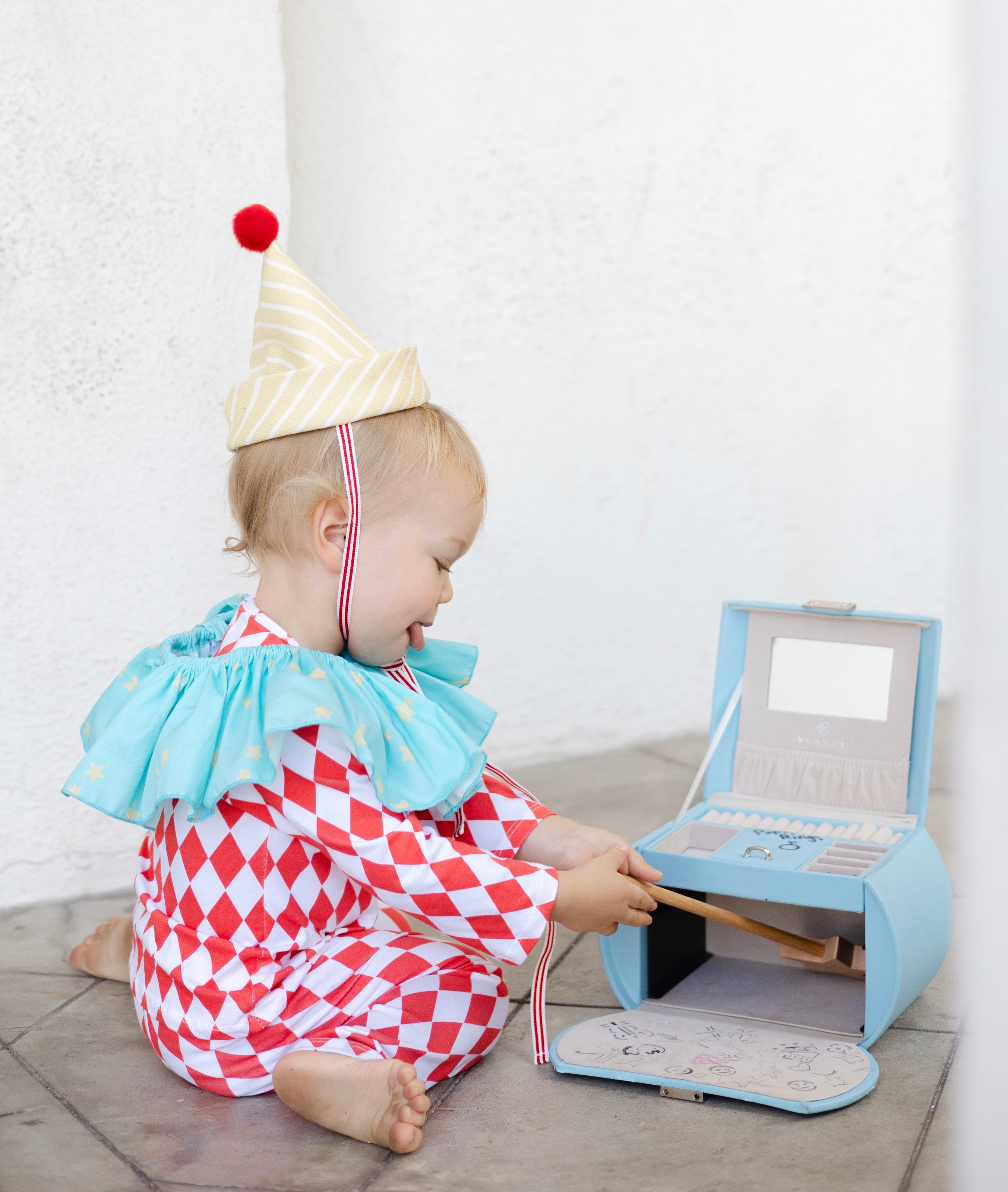 Vintage Harlequin Clown Costume for Kids – product view 6