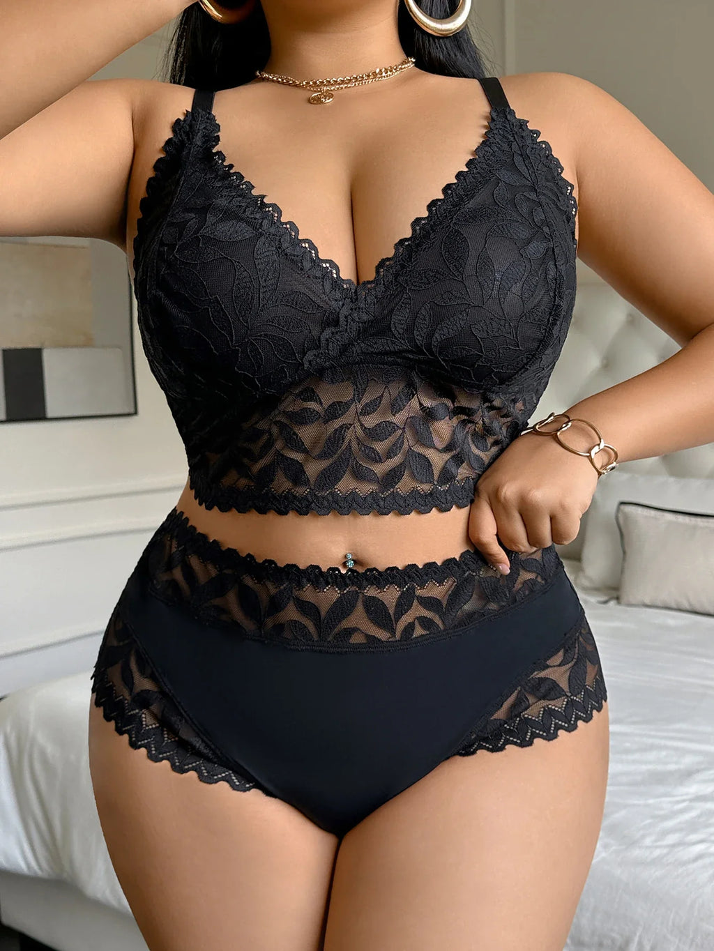 Plus-Size Floral Lace Lingerie Set