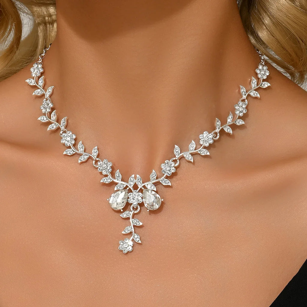 Water Drop Leaf Pendant Necklace