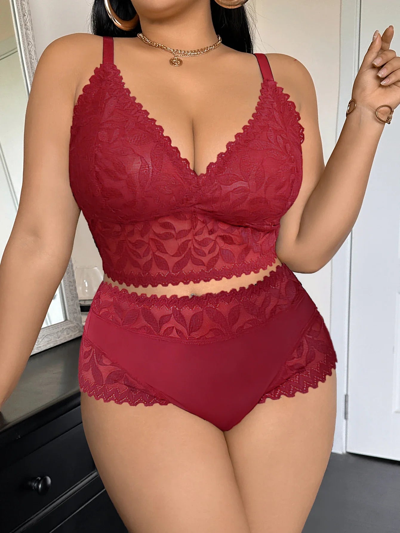 Plus-Size Floral Lace Lingerie Set