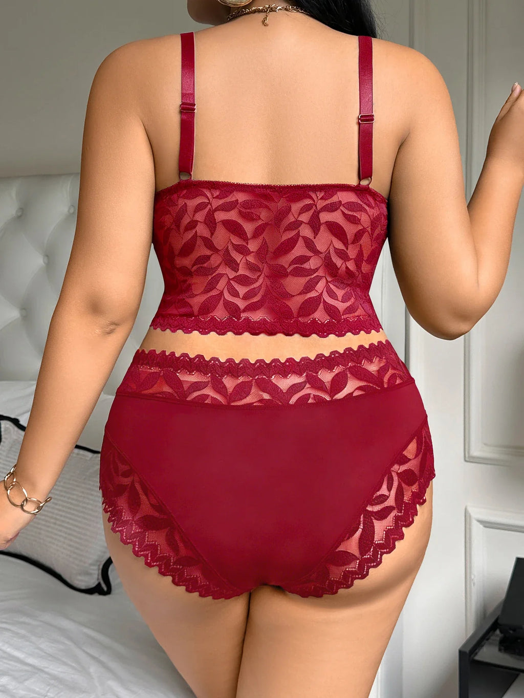 Plus-Size Floral Lace Lingerie Set