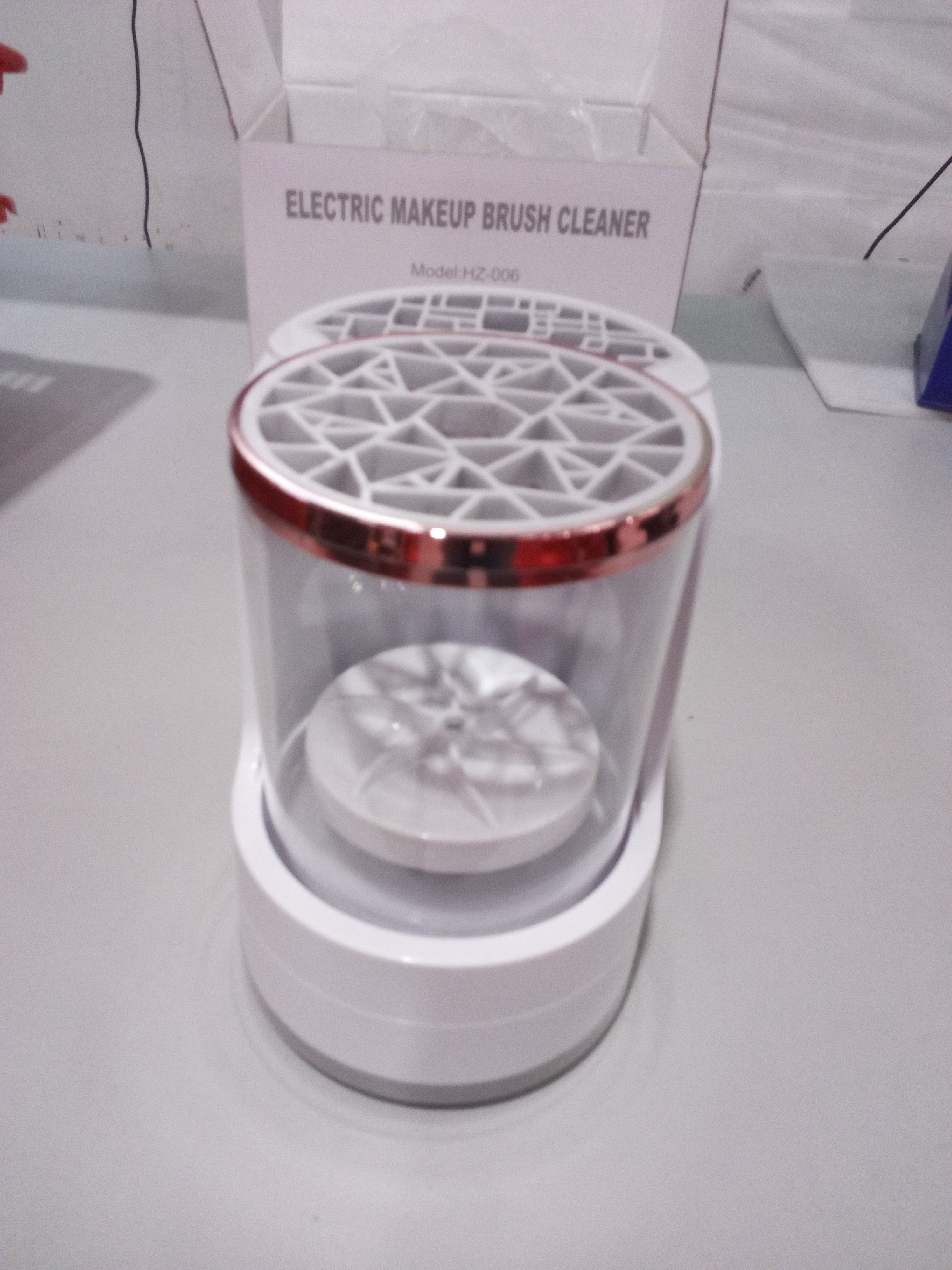 Electric Makeup Brush Cleaner & Dryer – product view 4